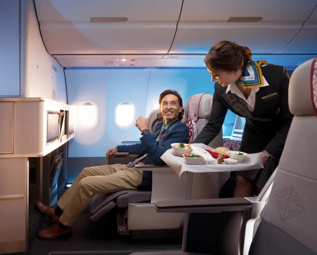 Орыс порносы юбкаға қарайды